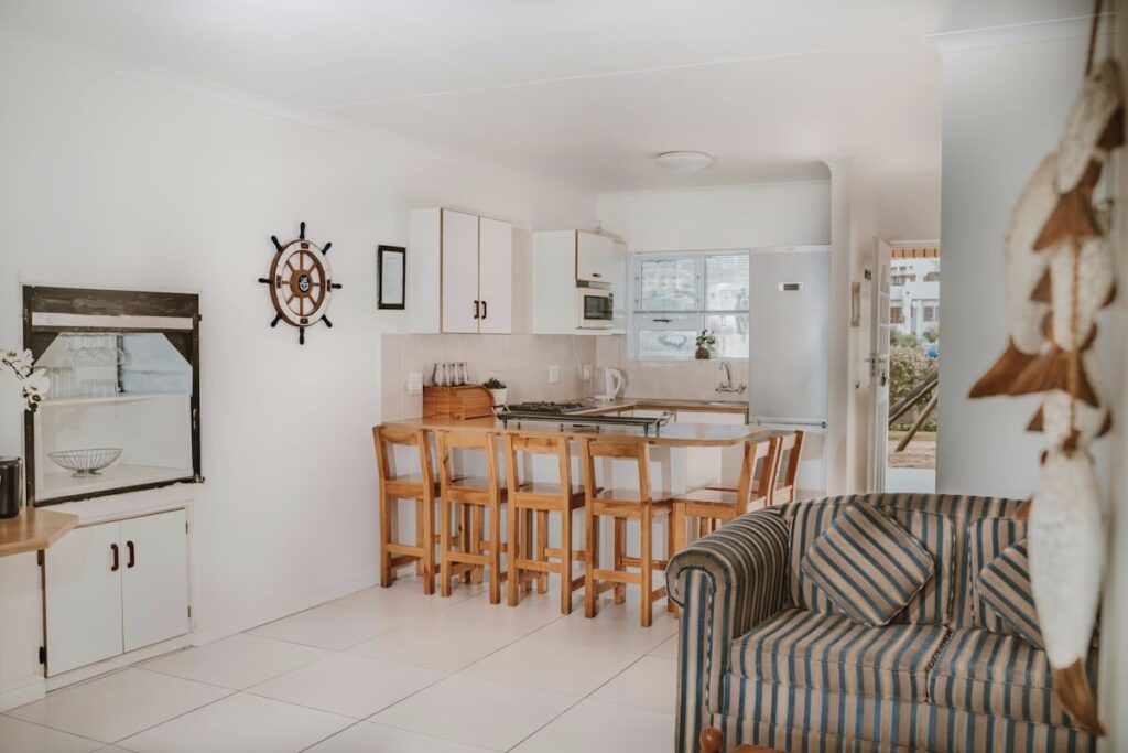 Aloha 1 - Accommodation Lodge Stilbaai