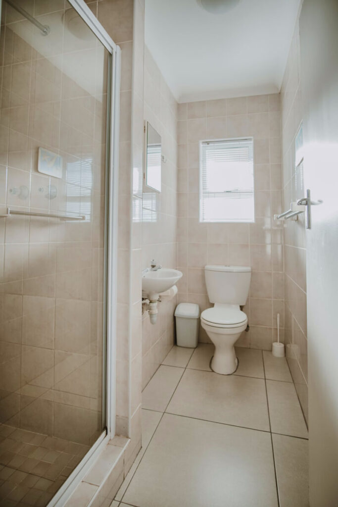 Aloha 2 - Accommodation Lodge in Stilbaai Bathroom